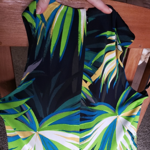 DB Established dress - Picture 2 of 4